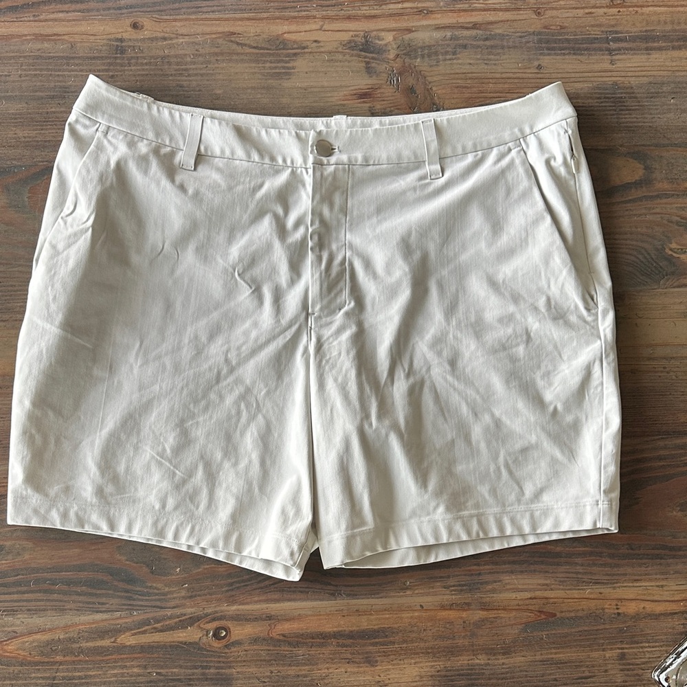 Lululemon mens's ABC casual shorts | size 38"